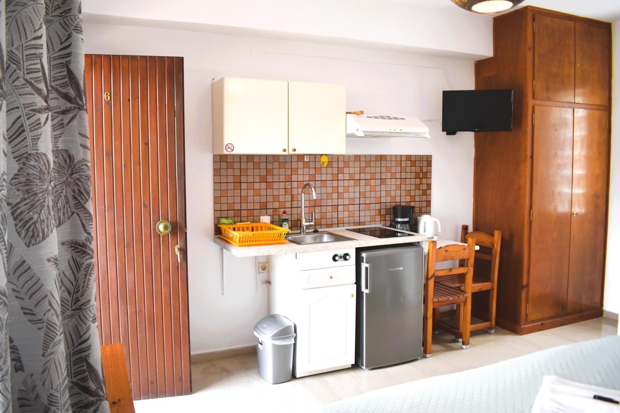 אגיוס גיורגיוס פגון Kostas Apartments & Studios מראה חיצוני תמונה